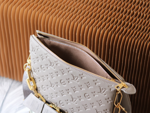 l**is V*t*n coussin mm-34*24*12cm