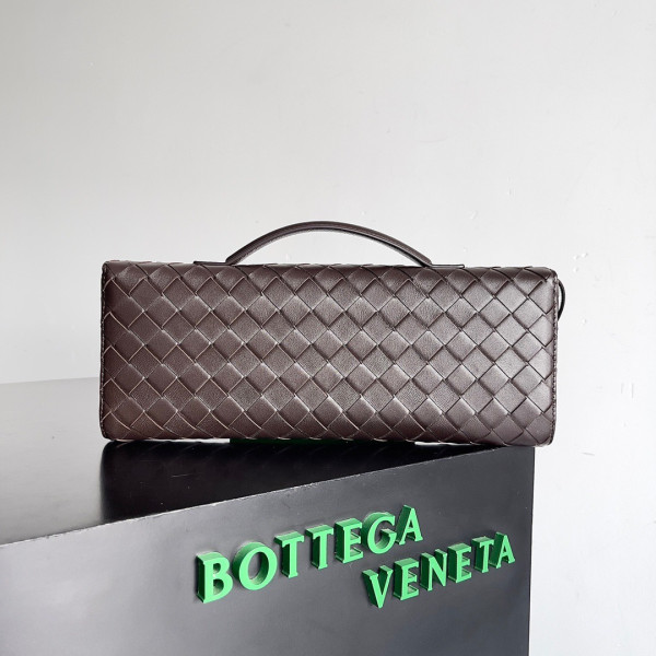 Bo*te*ga ve*ne*ta long clutch andiamo with handle