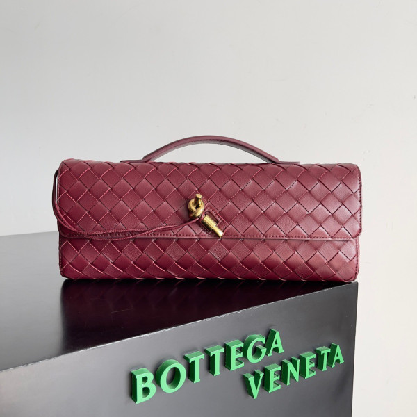 Bo*te*ga ve*ne*ta long clutch andiamo with handle