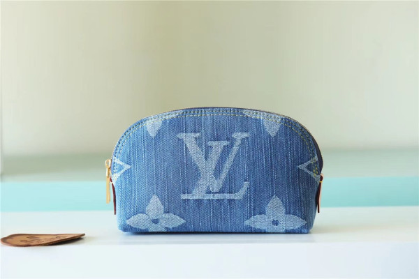 l**is V*t*n pochette cosmétique pm