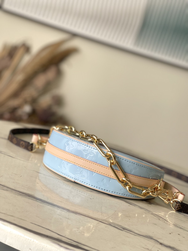 l**is V*t*n croissant pm