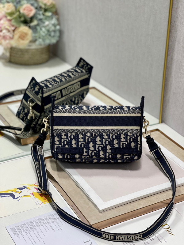 D*or oblique D*orcamp messenger bag