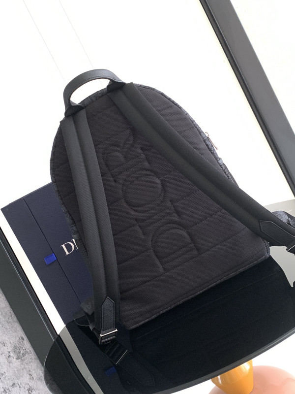 D*or 8 backpack