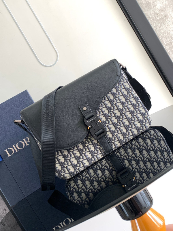 D*or oblique D*orcamp messenger bag