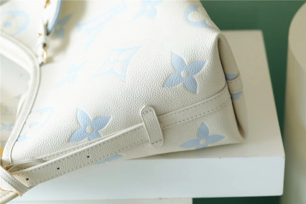 l**is V*t*n carryall pm