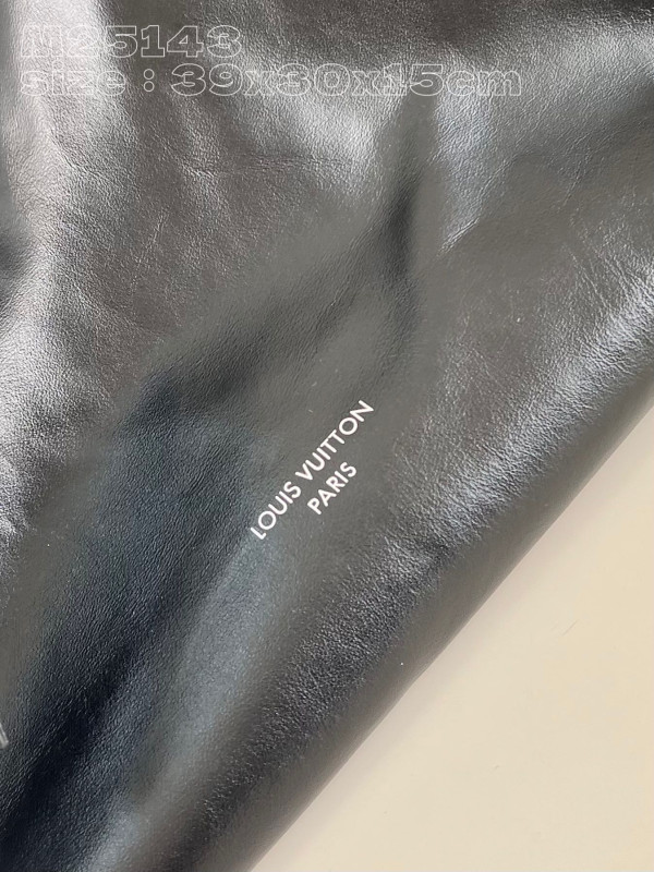 l**is V*t*n carryall mm- 39 x 30 x 15cm