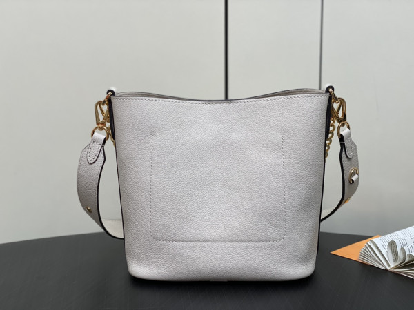 l**is V*t*n lock and walk - 20 x 20.5 x 12cm