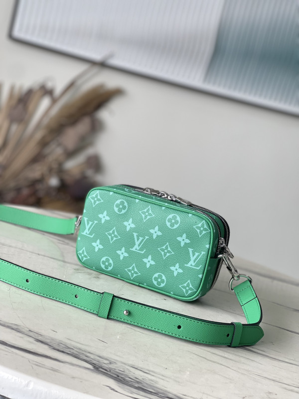 l**is V*t*n nano alpha-11.0*18.5*6.5cm