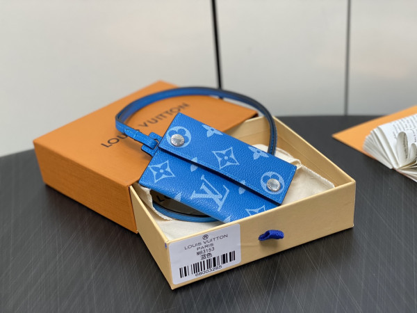 l**is V*t*n card holder necklace-7.6*10*0.5cm