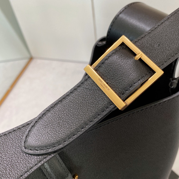 YSL LE 5 À 7 SOFT HOBO BAG - 30x31x13cm