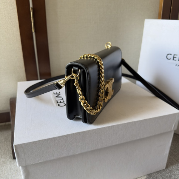 Ce**e chain shoulder bag triomphe