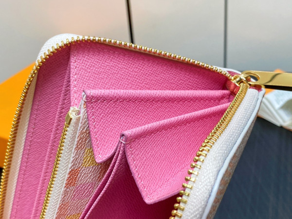 l**is V*t*n zippy wallet-19.5*10.5*2.5 cm