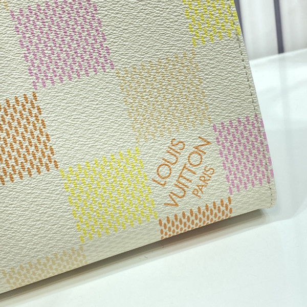 l**is V*t*n onthego mm-35*27*14cm