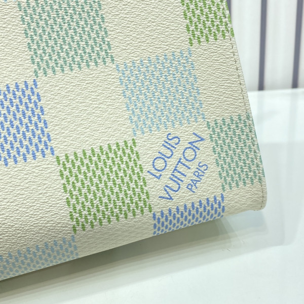 l**is V*t*n onthego mm-35*27*14cm