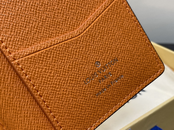 l**is V*t*n pocket organizer-7.5*11.1*1 cm