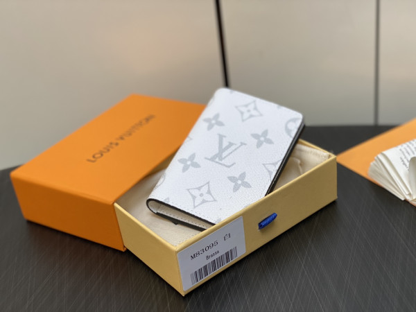 l**is V*t*n pocket organizer-7.5*11.1*1 cm