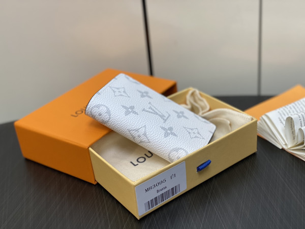 l**is V*t*n pocket organizer-7.5*11.1*1 cm