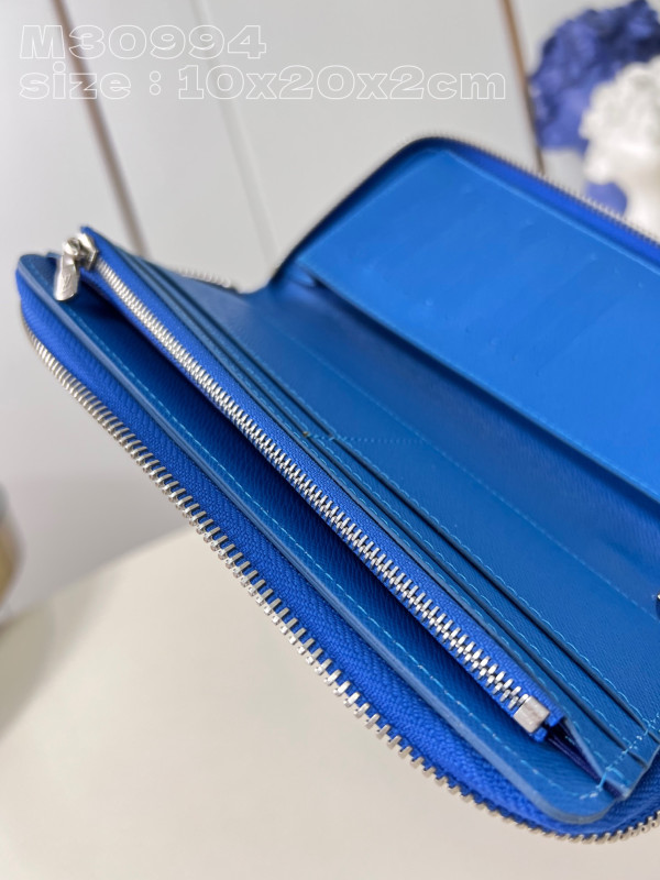 l**is V*t*n zippy wallet-10*20*2 cm