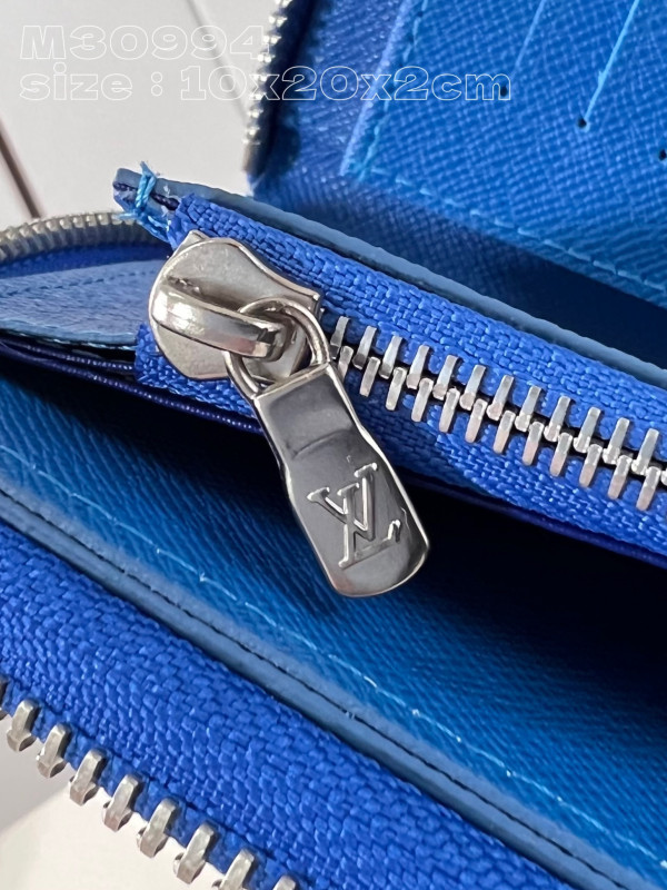 l**is V*t*n zippy wallet-10*20*2 cm