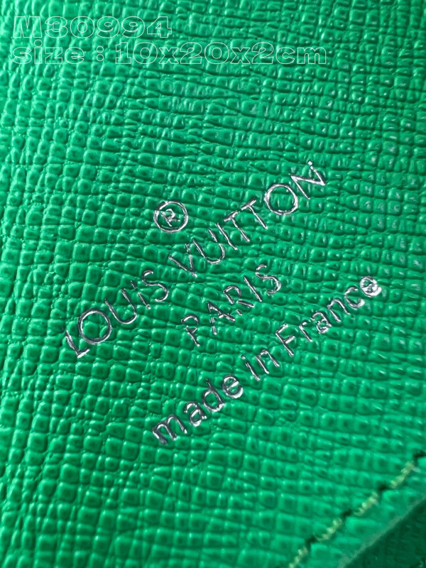 l**is V*t*n zippy wallet-10*20*2 cm