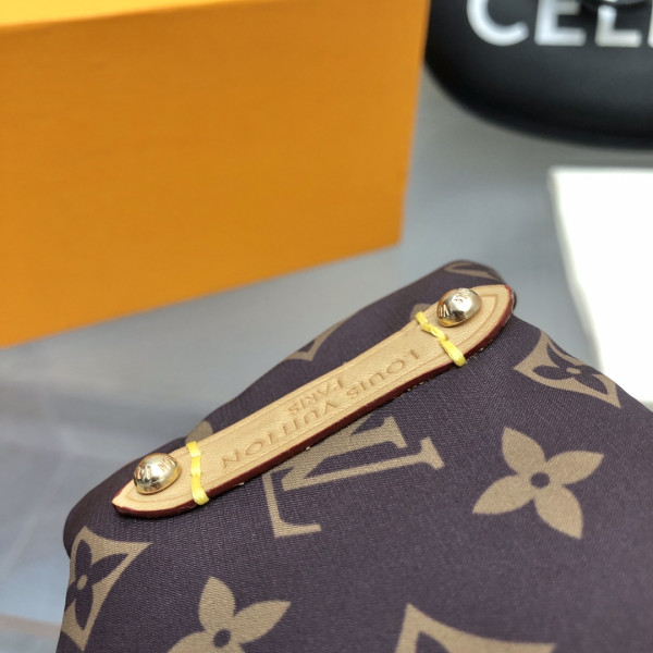 l**is V*t*n pool pillow comfort mule