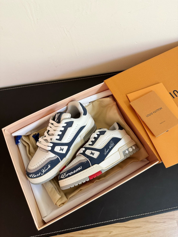 l**is V*t*n sneakers