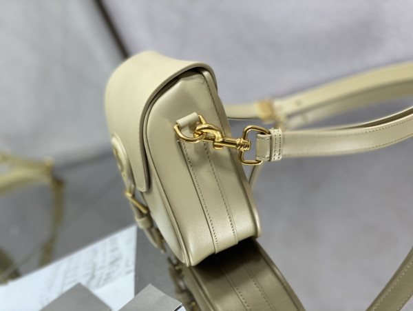 D*or bobby bag medium-22-17-6cm