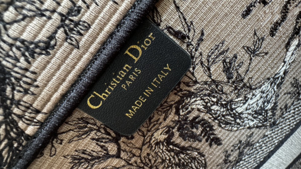 large D*or book tote-42*35*18.5cm