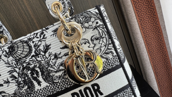 D*or medium lady d-lite bag-24-20-11cm