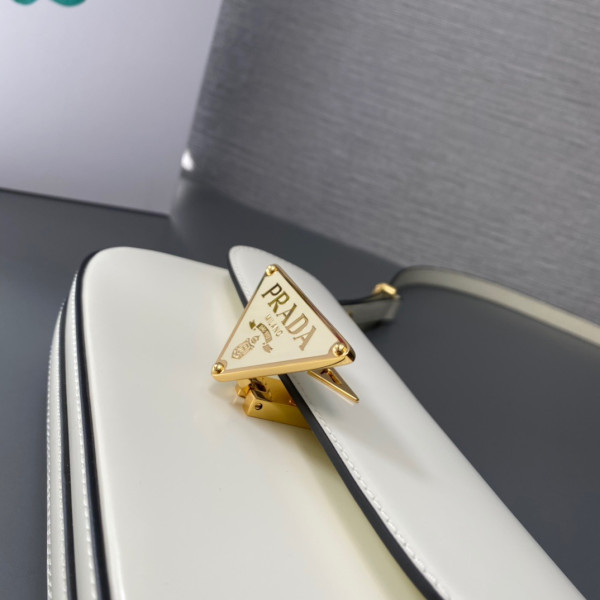 Pra*a patent bag-20.5*10.5*4cm