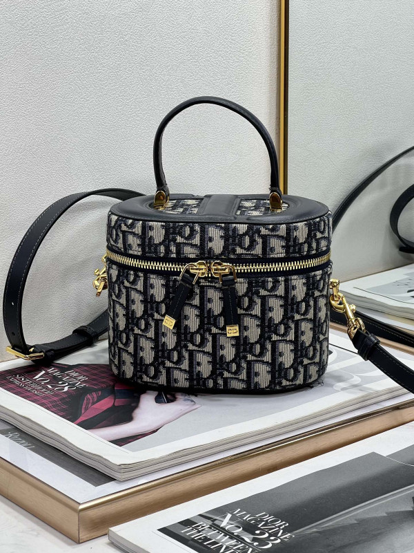 D*or cd signature vanity case-16*11*9.5cm