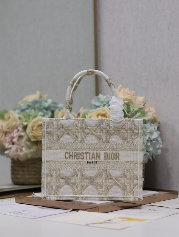 small D*or book tote-26.5*21*14cm