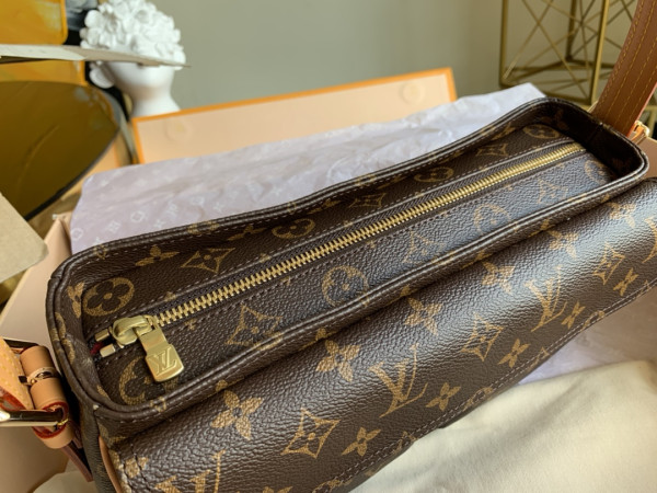 l**is V*t*n vintage bag-30*11*13cm