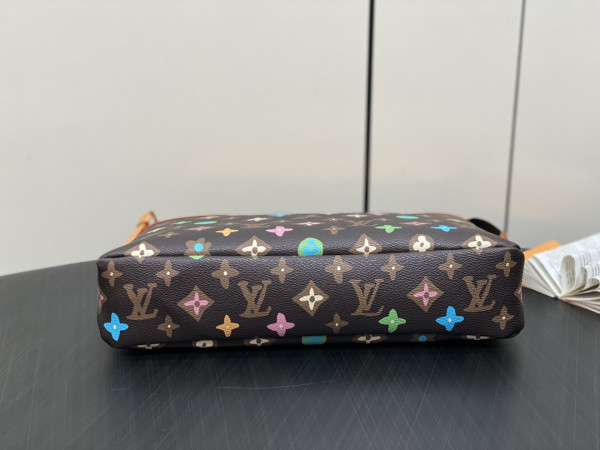 l**is V*t*n pochette voyage souple-32*21*8cm