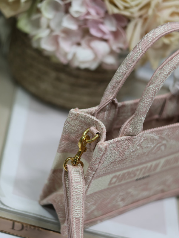 D*or mini book tote-21.5*13*7.5cm