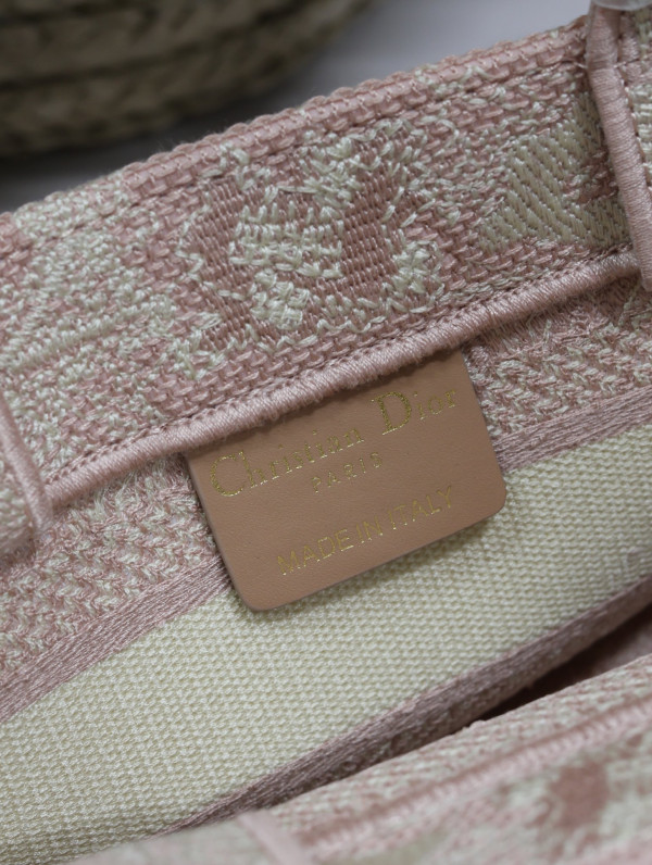 D*or mini book tote-21.5*13*7.5cm