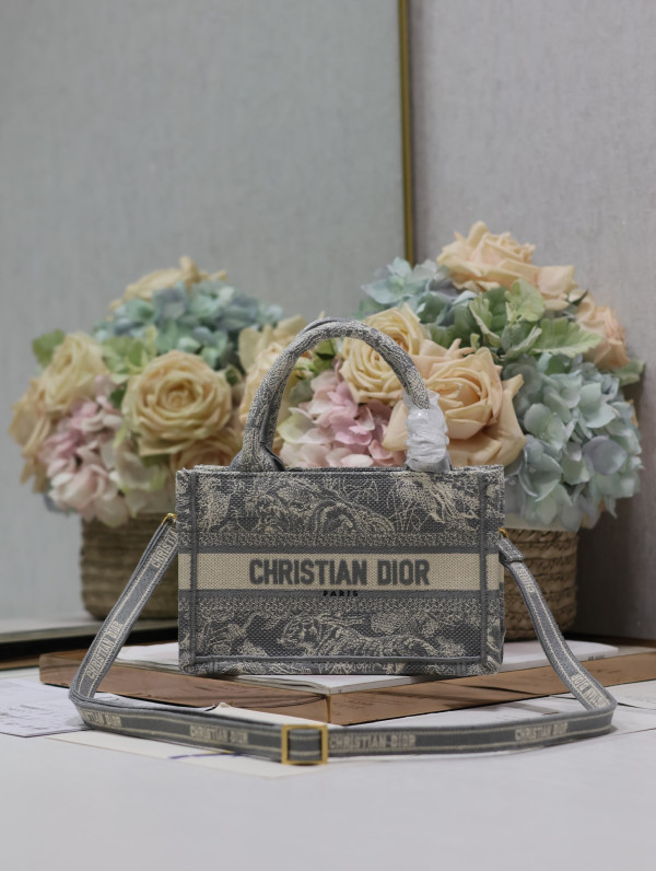 D*or mini book tote-21.5*13*7.5cm