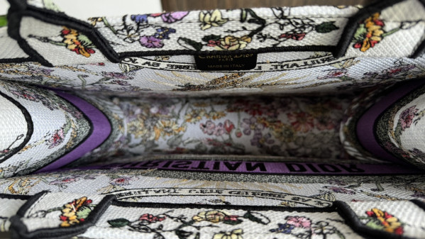 medium D*or book tote-36*18*28cm