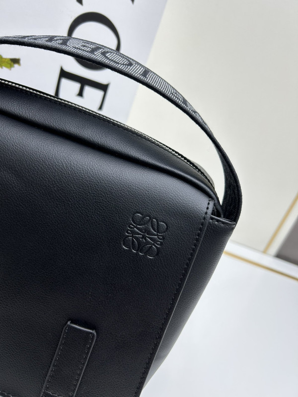 LOEWE messenger bag-24.5*18*10.5cm