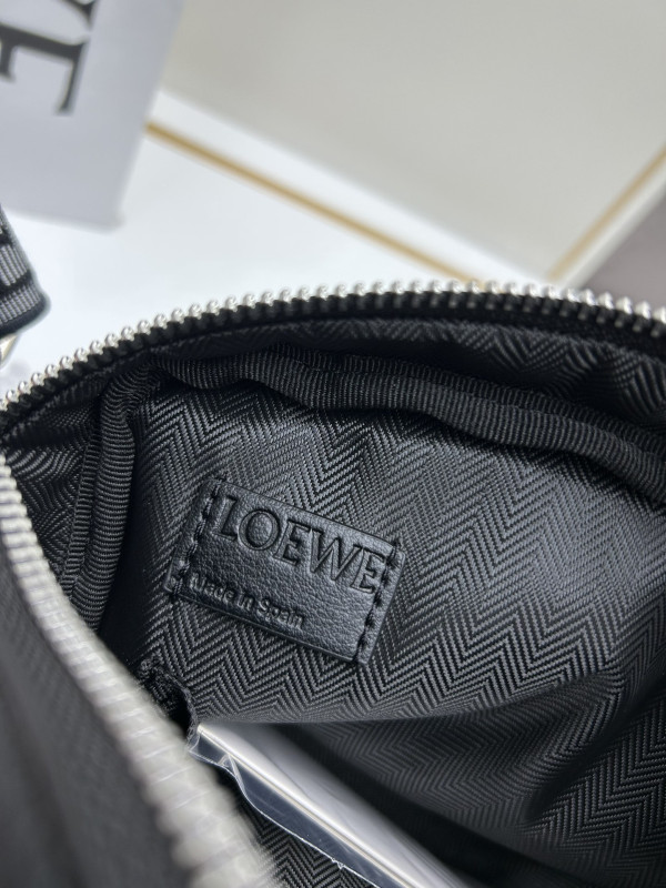 LOEWE messenger bag-24.5*18*10.5cm