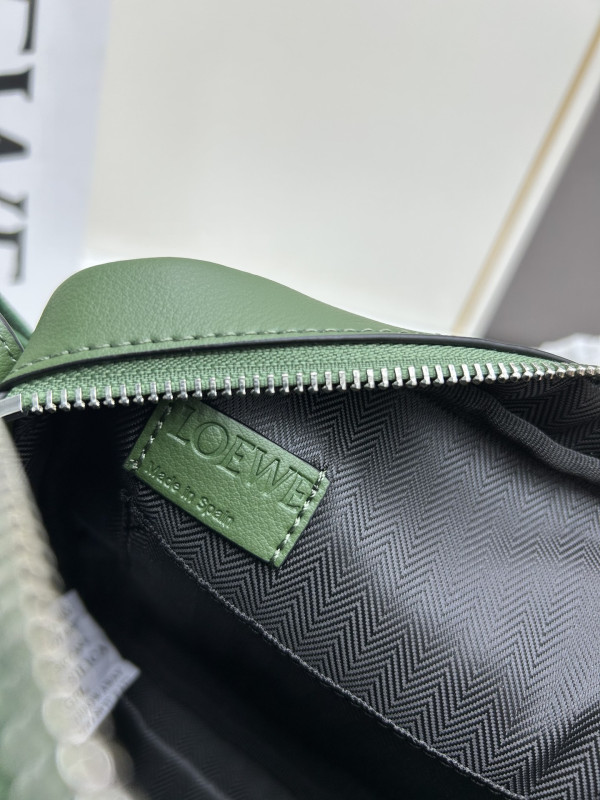 LOEWE messenger bag-24.5*18*10.5cm