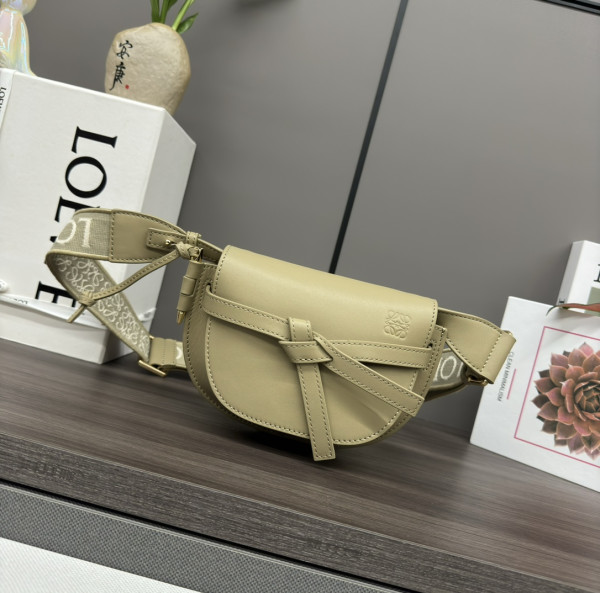 LOEWE GATE BAG-15*9.5*12.5cm