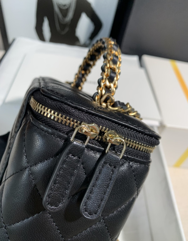 CL SMALL VANITY WITH CLASSIC CHAIN-16x9.5x8cm