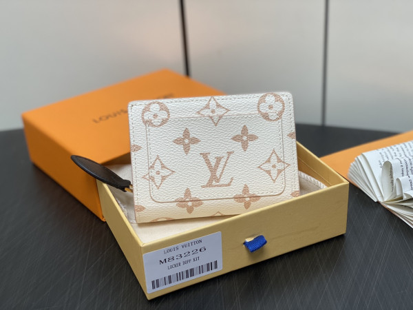 l**is V*t*n milky way wallet-11*8.5*3.5cm