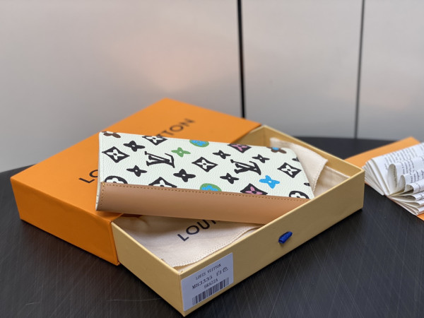 l**is V*t*n brazza wallet-10*19*2cm