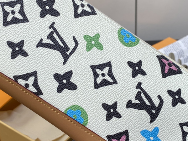 l**is V*t*n brazza wallet-10*19*2cm