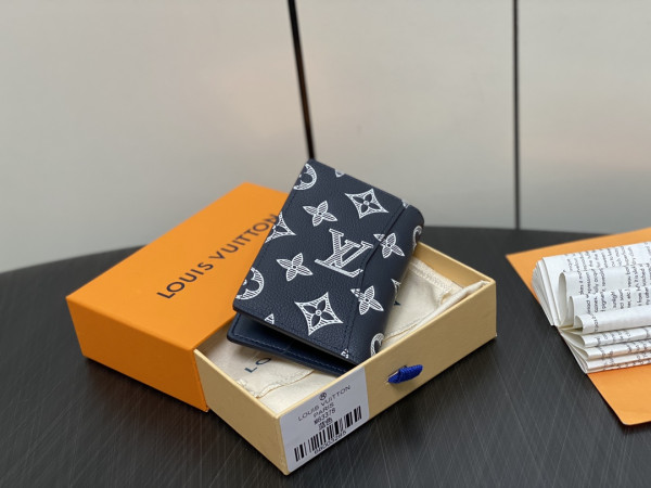 l**is V*t*n pocket organizer-8*11.1*1 cm