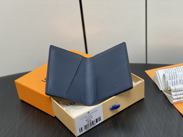 l**is V*t*n pocket organizer-8*11.1*1 cm