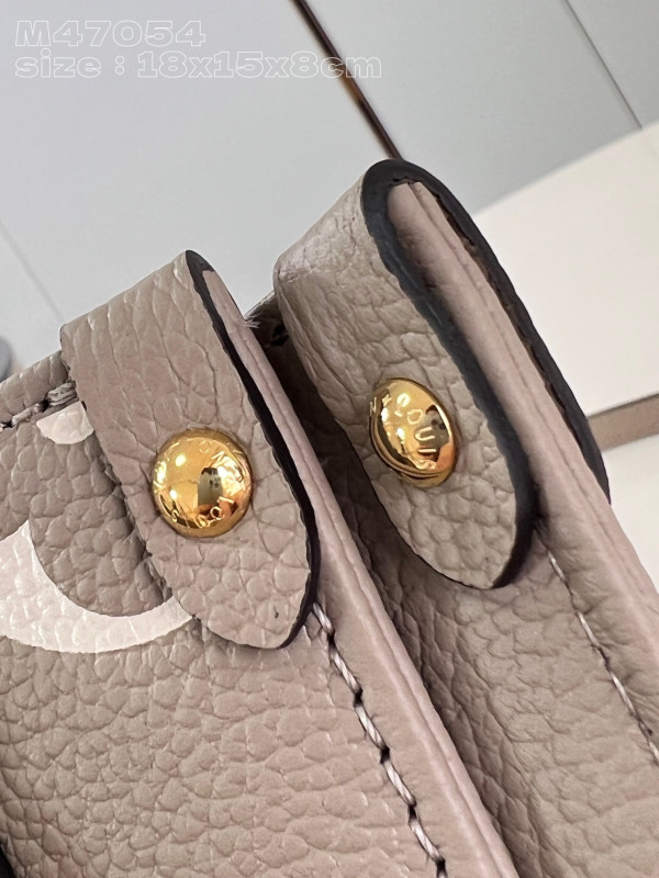 l**is V*t*n onthego bb-18*15*8.5cm