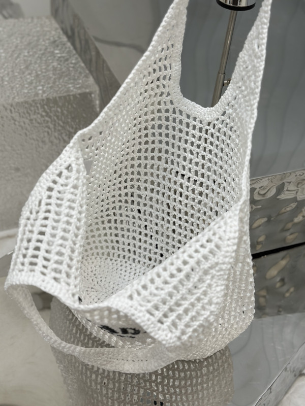 Pra*a crochet tote bag